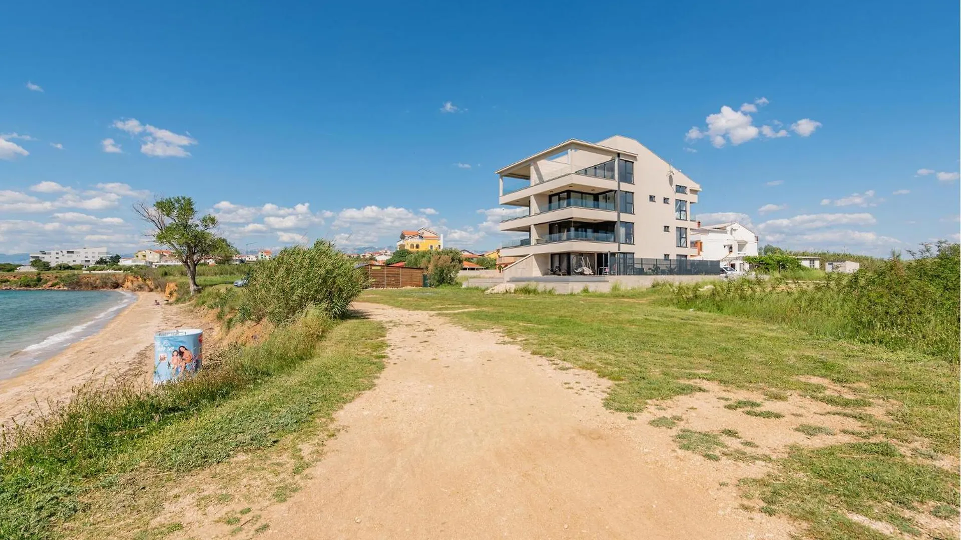 Amazing Apartment In Povljana With House Sea View