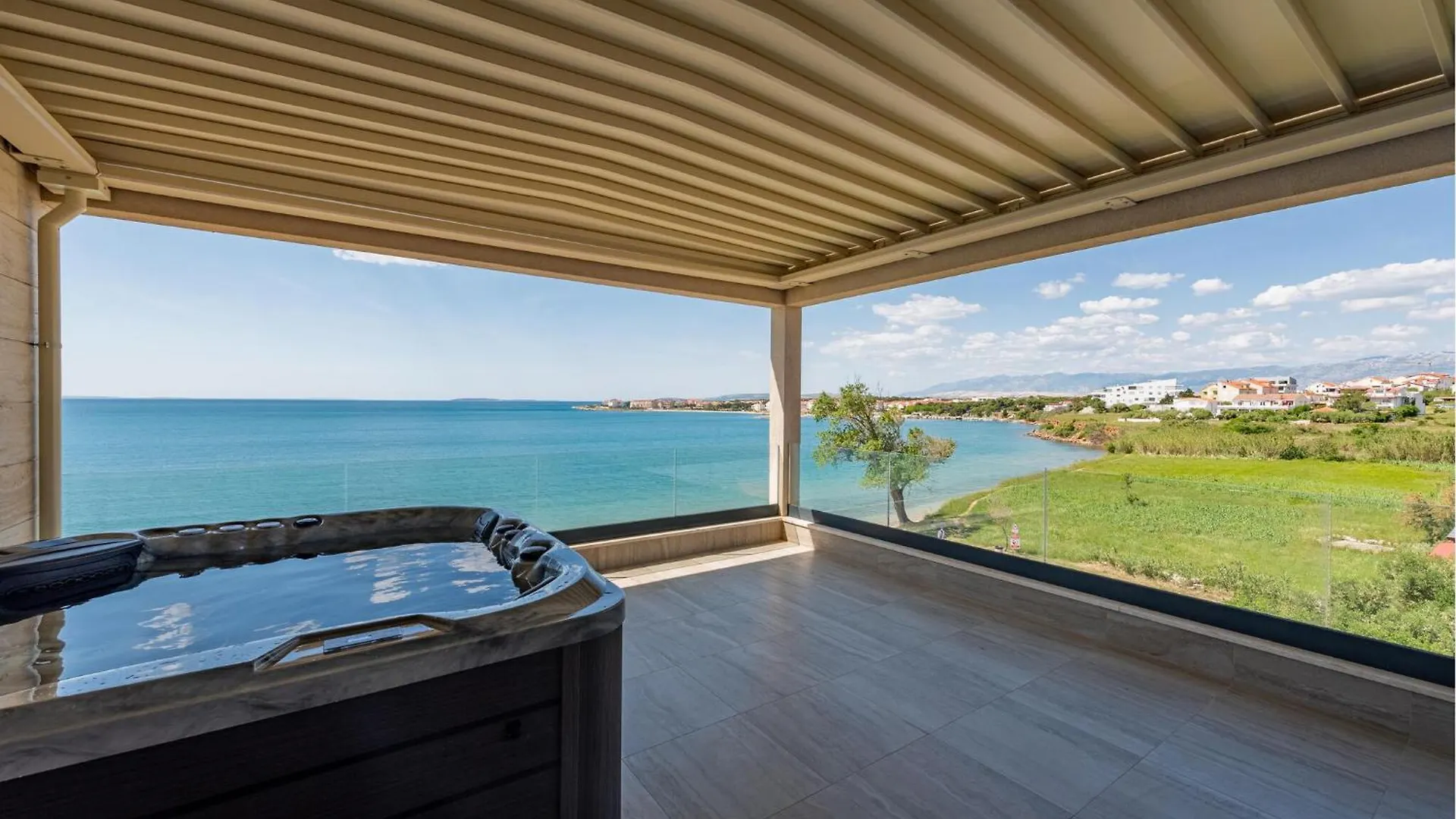 Amazing Apartment In Povljana With House Sea View